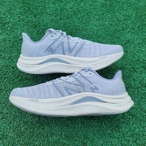 New Balance FuelCell Propel v4 - Women's and Men's running shoes - W Size 7 - M